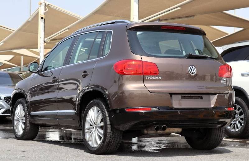 2014 Volkswagen Tiguan SE thumbnail 6
