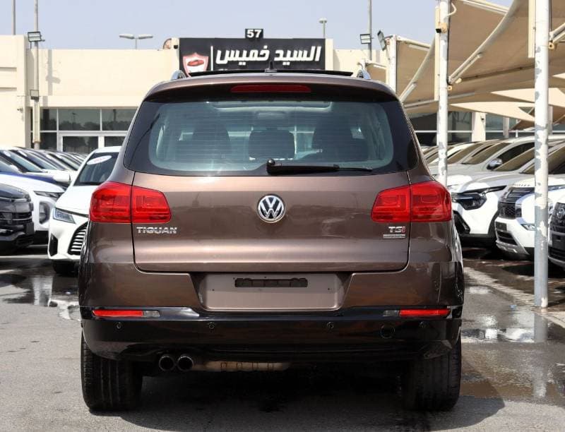2014 Volkswagen Tiguan SE thumbnail 4