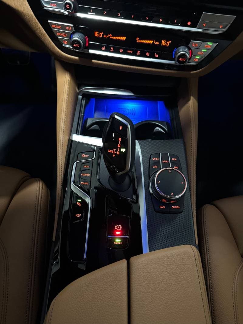 2023 BMW 520i M SPORT thumbnail 7