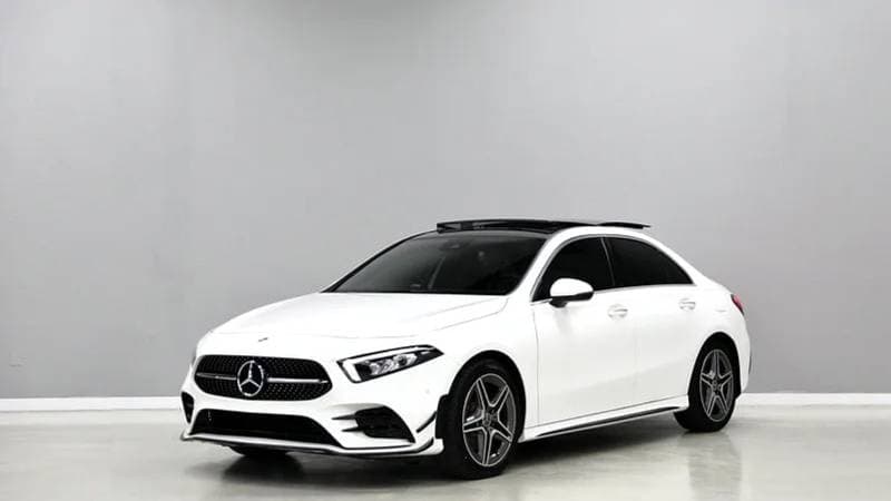 2023 Mercedes Benz A250 thumbnail 3