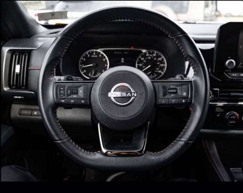 2023 Nissan Pathfinder SL thumbnail 5