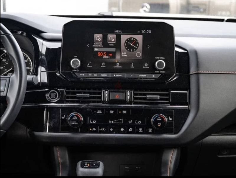 2023 Nissan Pathfinder SL thumbnail 3