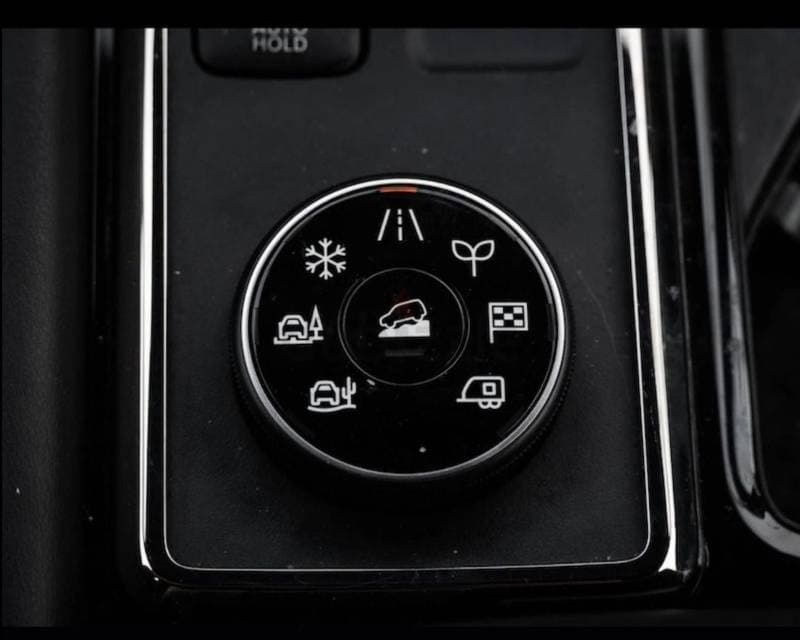 2023 Nissan Pathfinder SL thumbnail 6