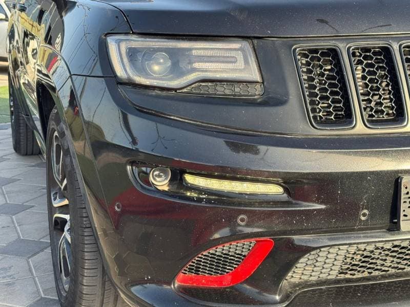 2014 Jeep Grand Cherokee SRT8 thumbnail 4