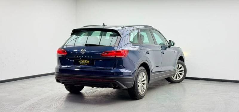 2018 Volkswagen Touareg TRENDLINE thumbnail 4