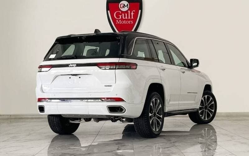 2024 Jeep Grand Cherokee OVERLAND thumbnail 4