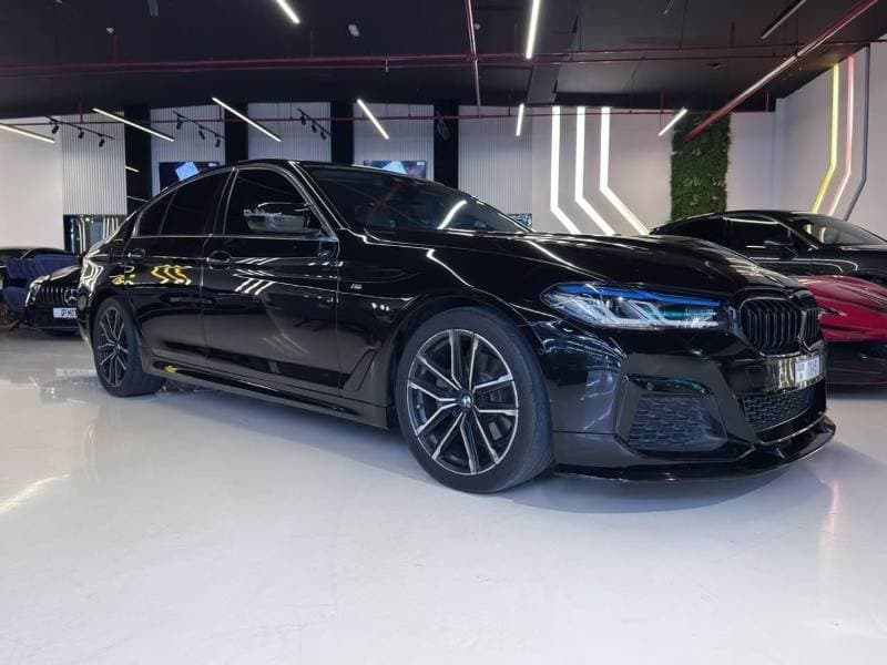 2018 BMW 520i M SPORT thumbnail 2