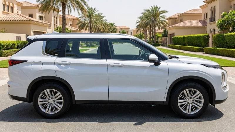 2025 Mitsubishi Outlander GLX MIDLINE thumbnail 3