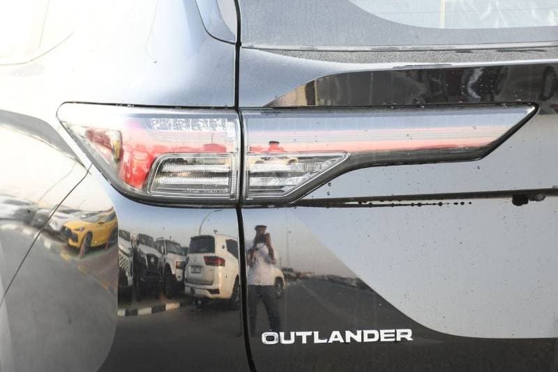2026 Mitsubishi Outlander HIGHLINE thumbnail 5
