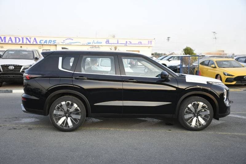 2026 Mitsubishi Outlander HIGHLINE thumbnail 3