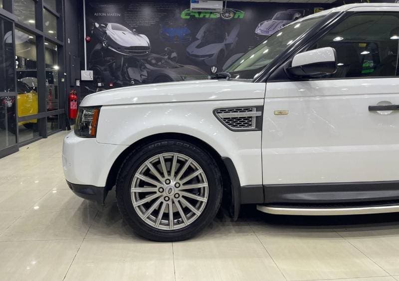 2011 Land Rover Range Rover Sport HSE thumbnail 6