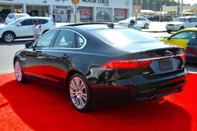 2020 Jaguar XF PORTFOLIO thumbnail 5