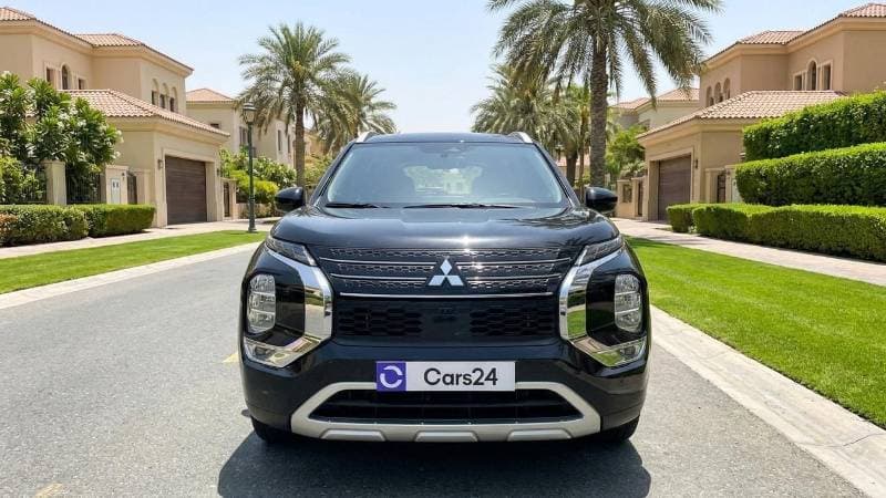 2025 Mitsubishi Outlander thumbnail 6