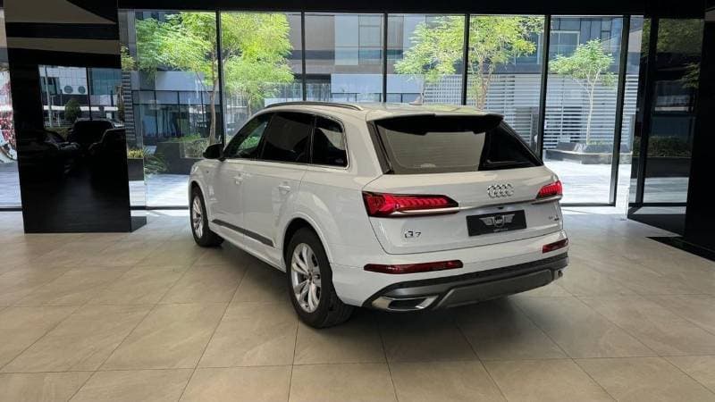 2022 Audi Q7 55 TFSI thumbnail 6