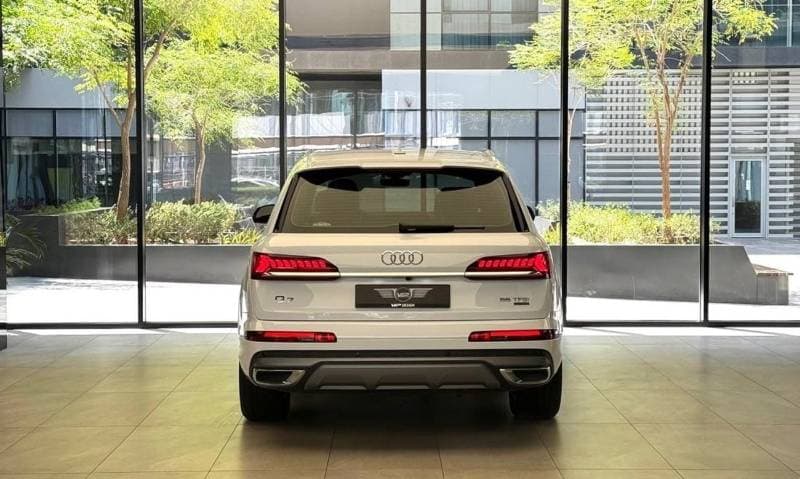 2022 Audi Q7 55 TFSI thumbnail 4