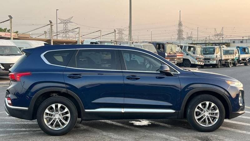 2019 Hyundai Santa Fe STANDARD thumbnail 4