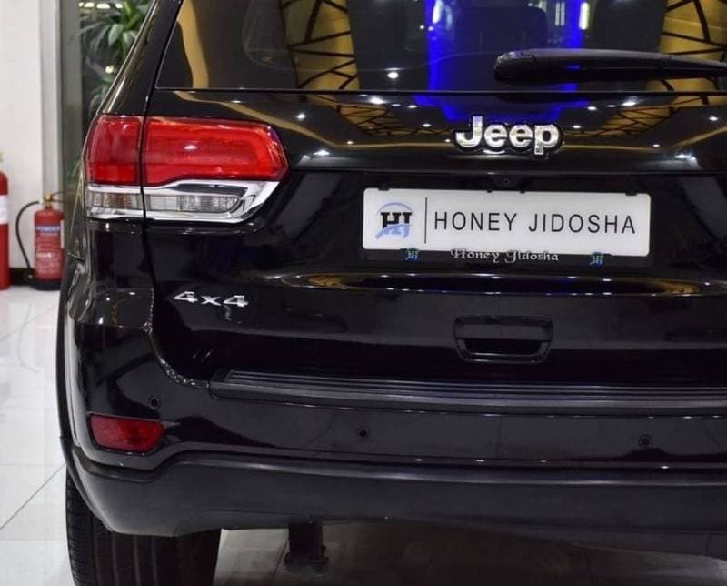 2018 Jeep Grand Cherokee LAREDO thumbnail 8