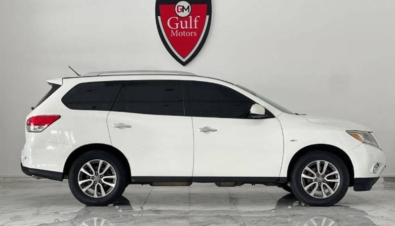 2014 Nissan Pathfinder S thumbnail 3