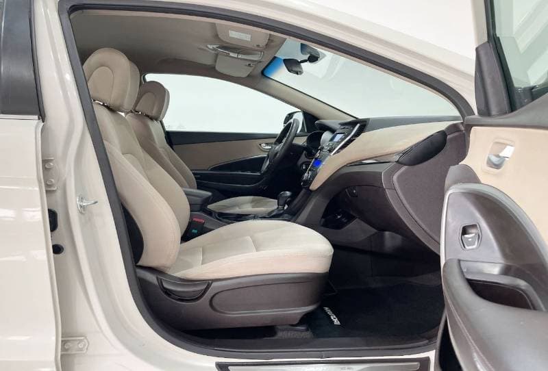 2016 Hyundai Santa Fe GLS thumbnail 8