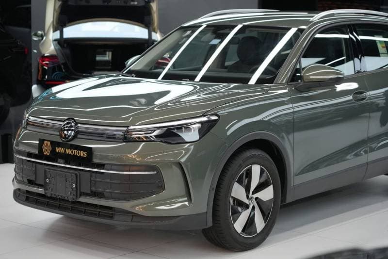 2026 Volkswagen Tiguan LIFE PLUS thumbnail 3