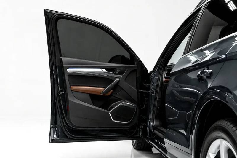 2022 Audi Q5 45 TFSI thumbnail 3