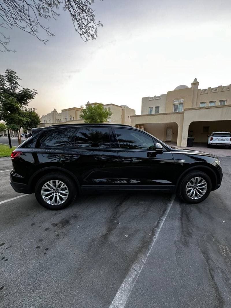 2023 Volkswagen Touareg TRENDLINE thumbnail 3