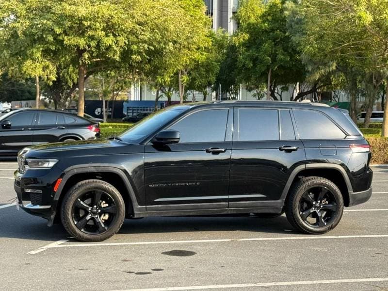 2023 Jeep Grand Cherokee LIMITED thumbnail 2