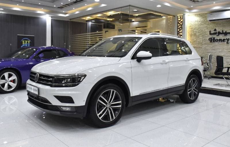 2019 Volkswagen Tiguan SEL thumbnail 3
