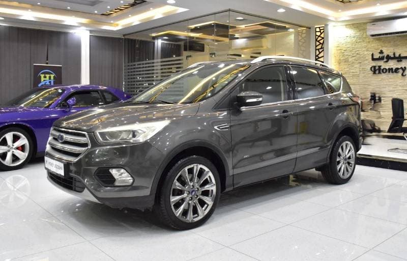 2019 Ford Escape TITANIUM thumbnail 3