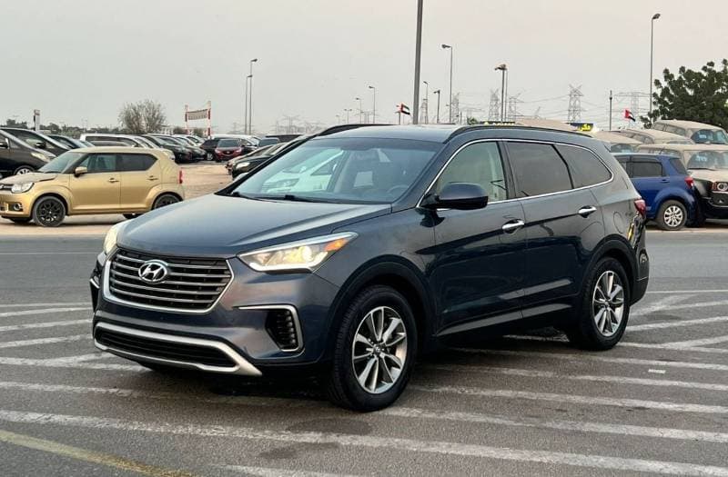 2019 Hyundai Santa Fe STANDARD thumbnail 3
