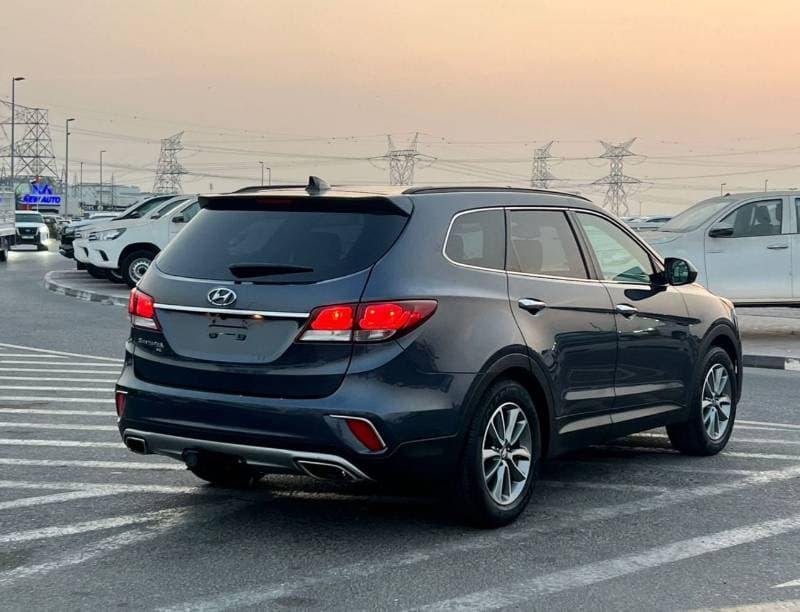 2019 Hyundai Santa Fe STANDARD thumbnail 8