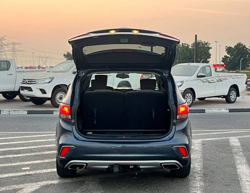 2019 Hyundai Santa Fe STANDARD thumbnail 7