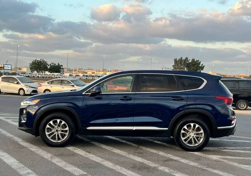 2019 Hyundai Santa Fe STANDARD thumbnail 4