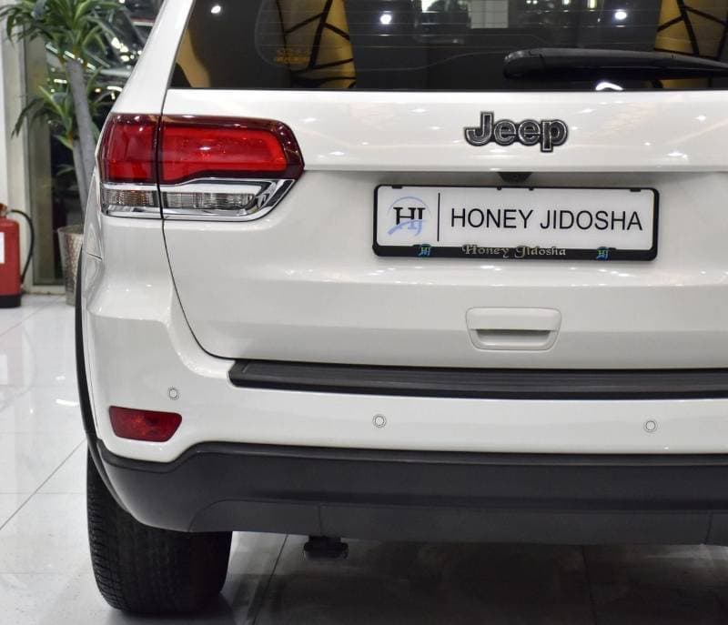 2020 Jeep Grand Cherokee LAREDO thumbnail 8