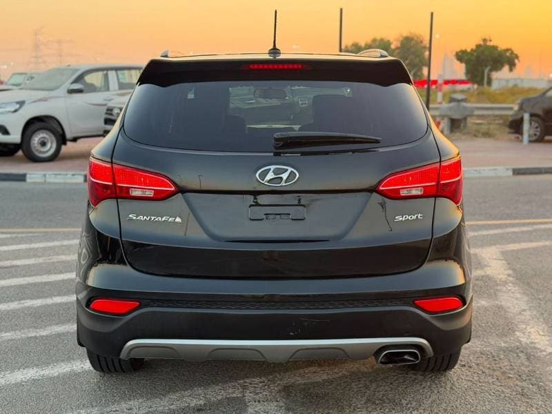 2016 Hyundai Santa Fe thumbnail 8