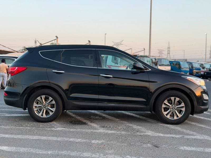 2016 Hyundai Santa Fe thumbnail 5