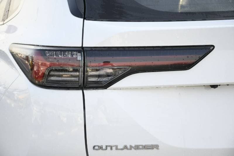 2026 Mitsubishi Outlander HIGHLINE thumbnail 5