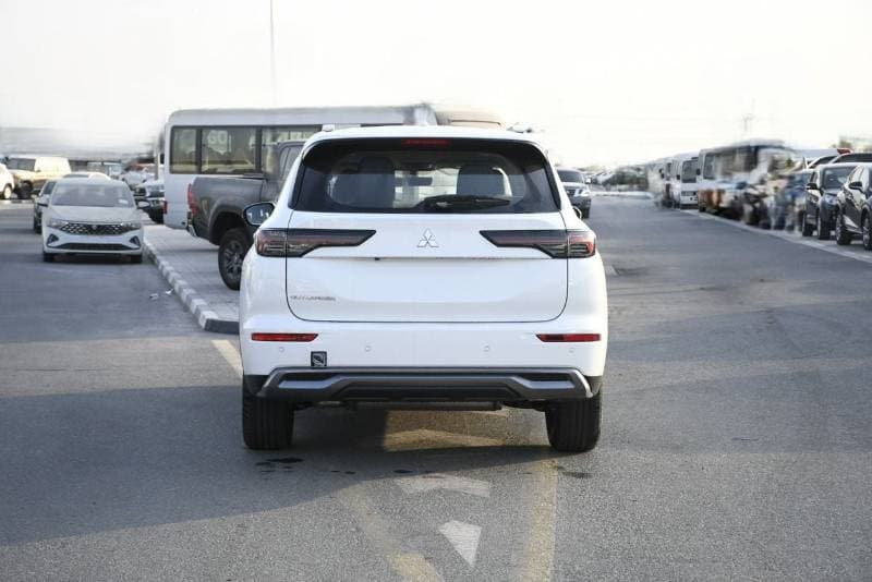 2026 Mitsubishi Outlander HIGHLINE thumbnail 4
