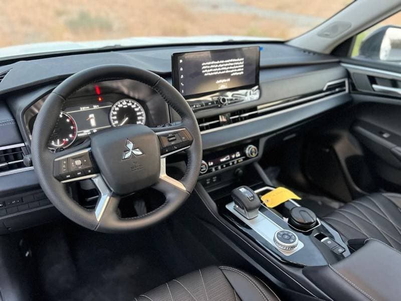 2026 Mitsubishi Outlander PREMIUM LAUNCH EDITION thumbnail 5