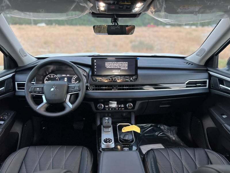 2026 Mitsubishi Outlander PREMIUM LAUNCH EDITION thumbnail 4