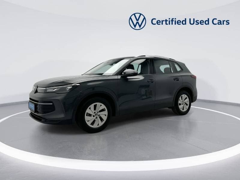 2025 Volkswagen Tiguan LIFE thumbnail 3