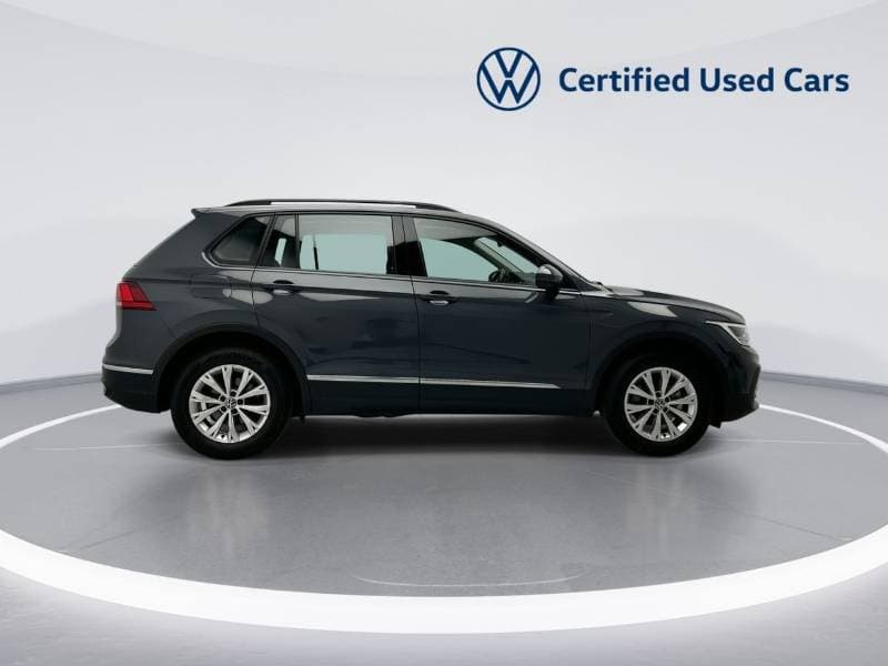 2024 Volkswagen Tiguan LIFE thumbnail 7