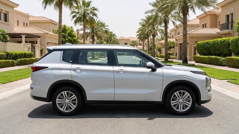 2025 Mitsubishi Outlander GLX MIDLINE thumbnail 3