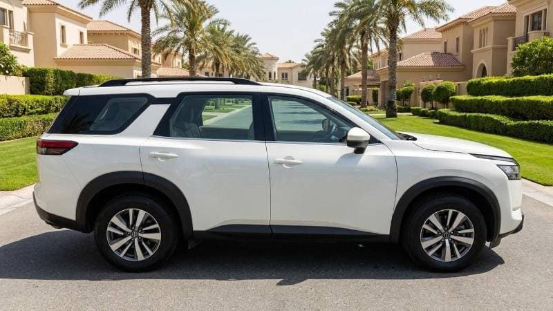 2023 Nissan Pathfinder S thumbnail 3