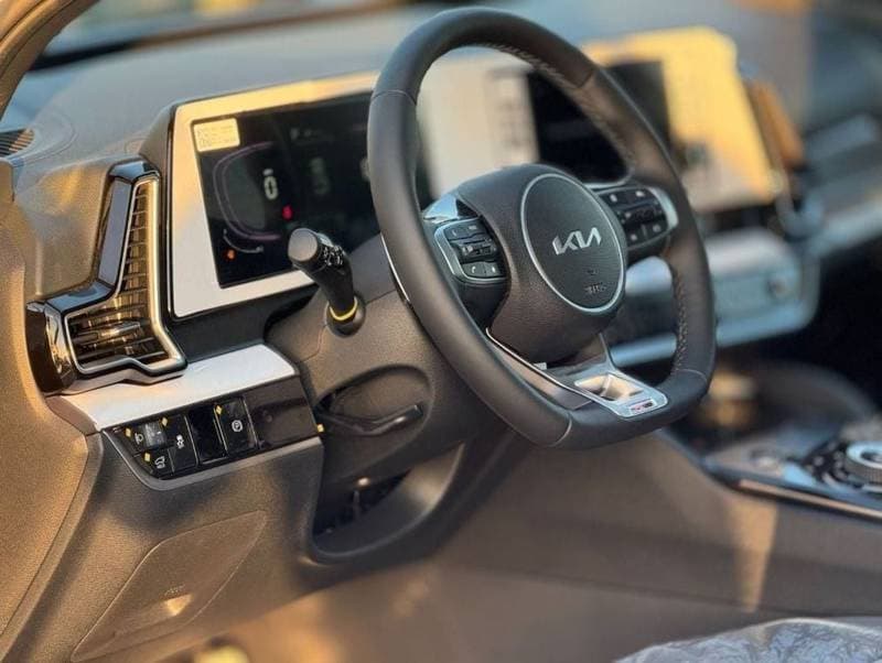 2025 Kia Sportage SX thumbnail 7