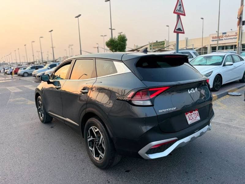 2023 Kia Sportage LX thumbnail 3
