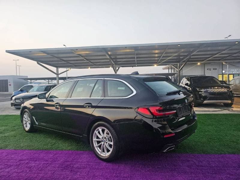 2024 BMW 520i EXCELLENCE thumbnail 5