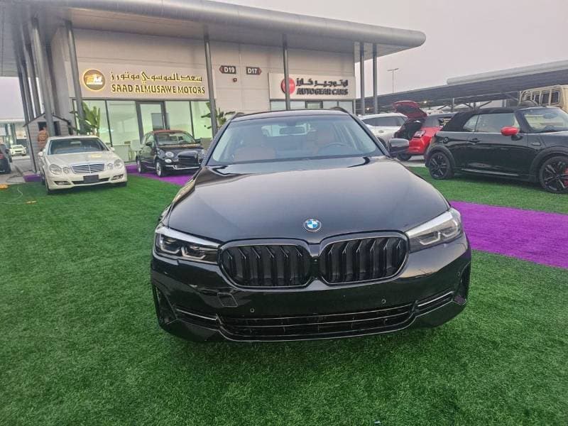 2024 BMW 520i EXCELLENCE thumbnail 2