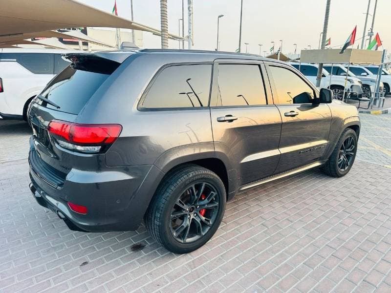 2019 Jeep Grand Cherokee SRT thumbnail 4