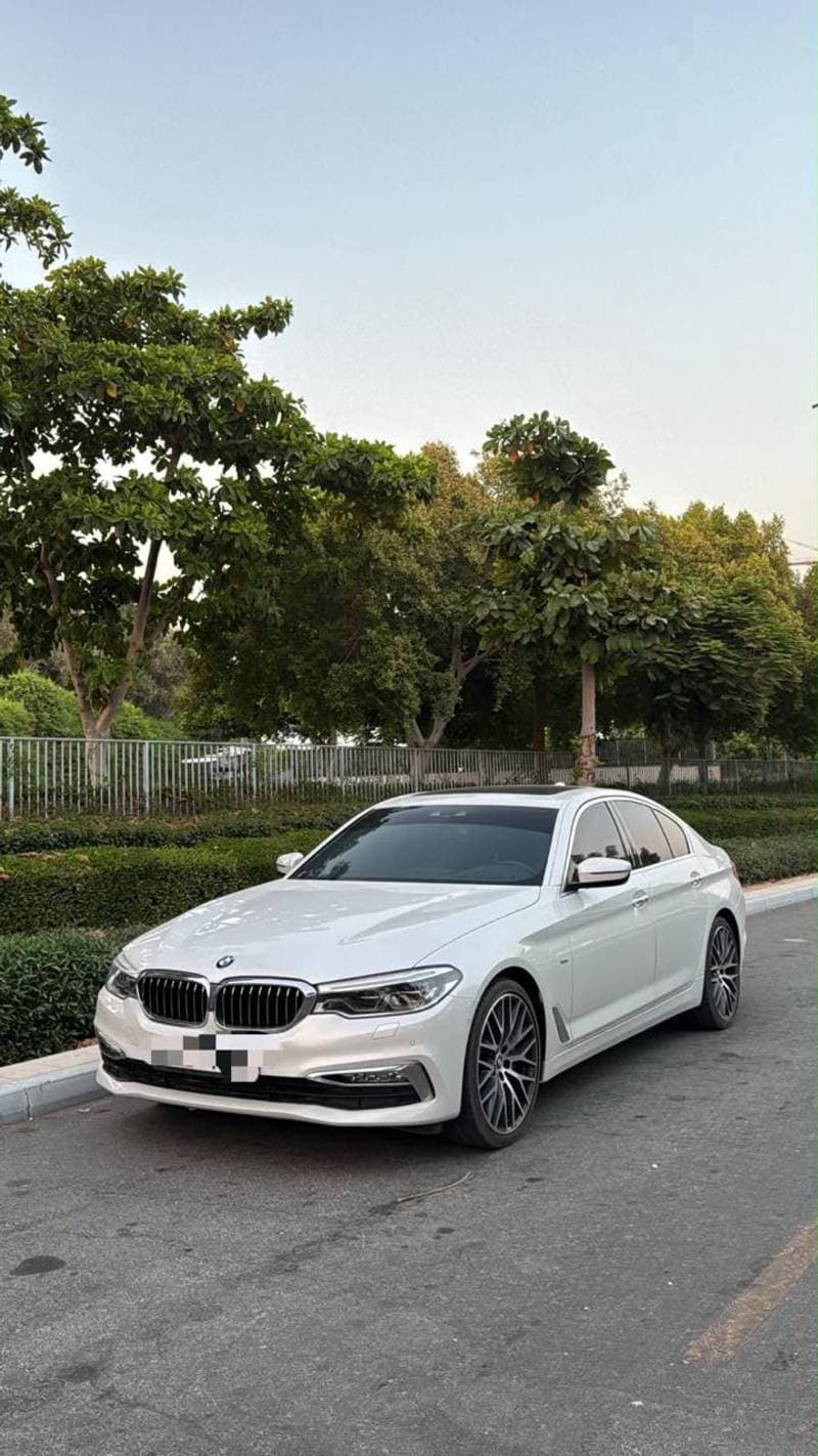 2017 BMW 540i LUXURY thumbnail 2